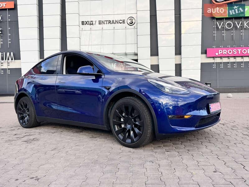 Tesla Model Y 2023