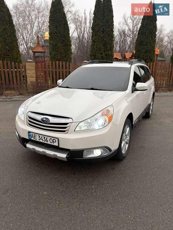 Subaru Outback 2011