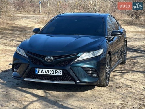 Toyota Camry 2018
