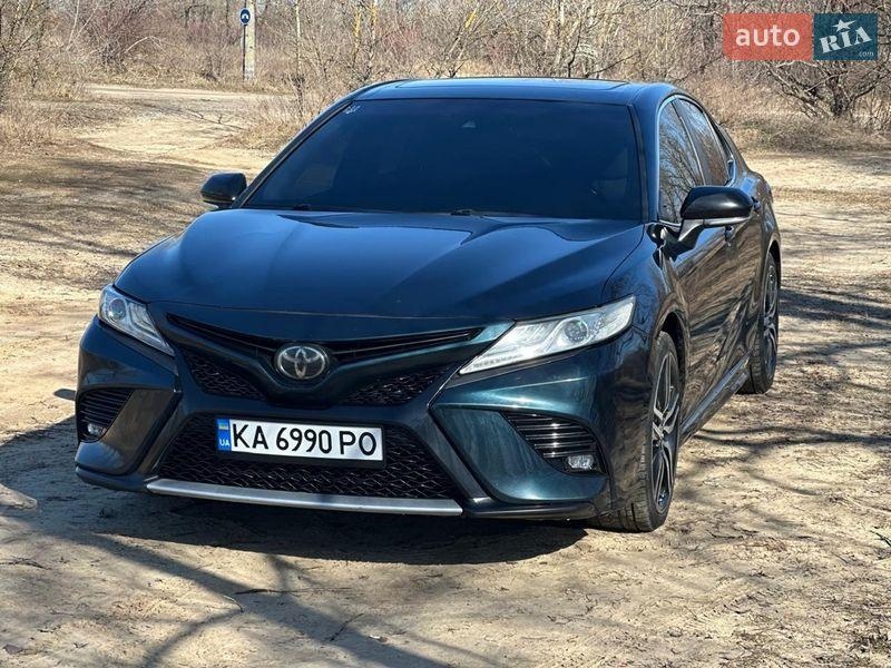 Toyota Camry 2018
