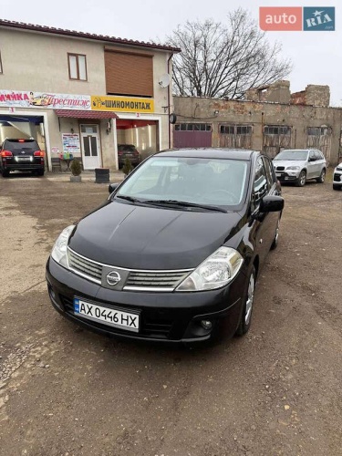 Nissan TIIDA 2007