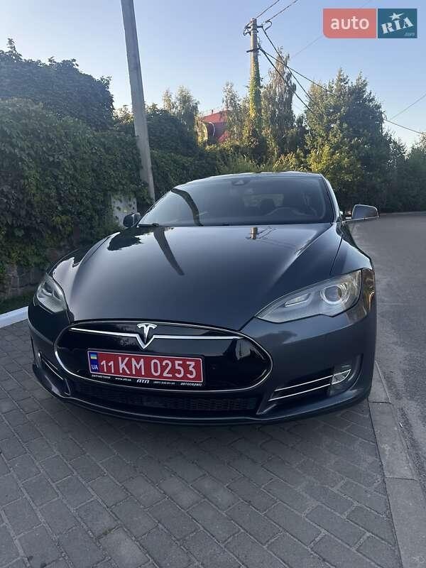 Tesla Model S 2015