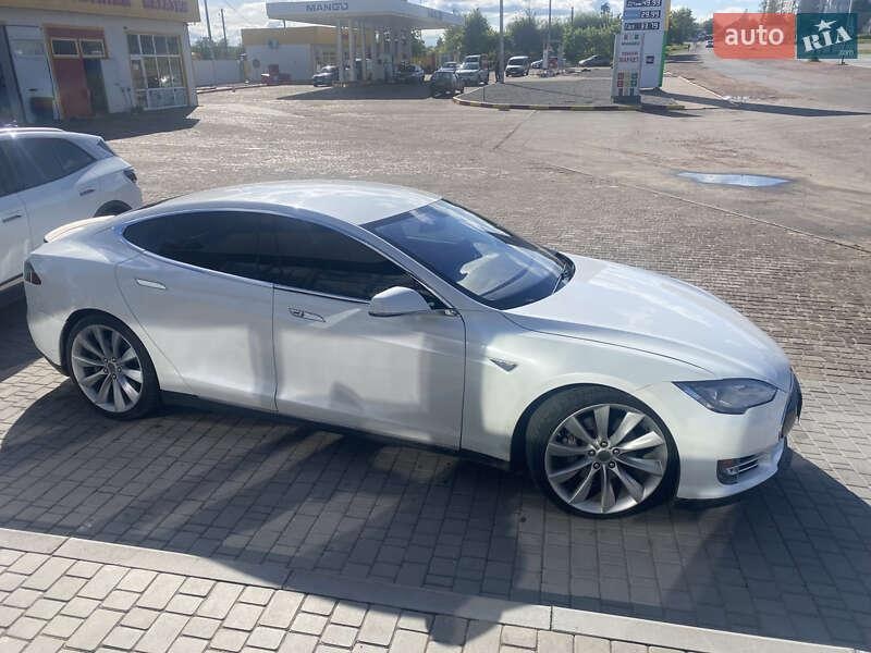 Tesla Model S 2012