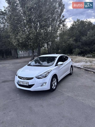 Hyundai Elantra 2012