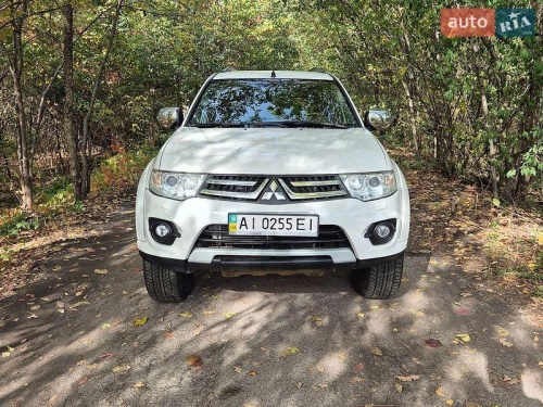 Mitsubishi Pajero Sport 2012