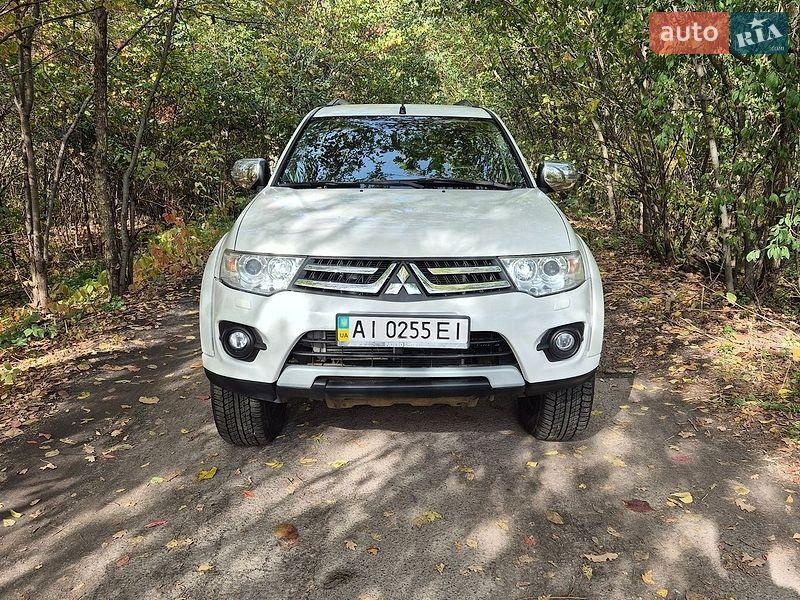 Mitsubishi Pajero Sport 2012