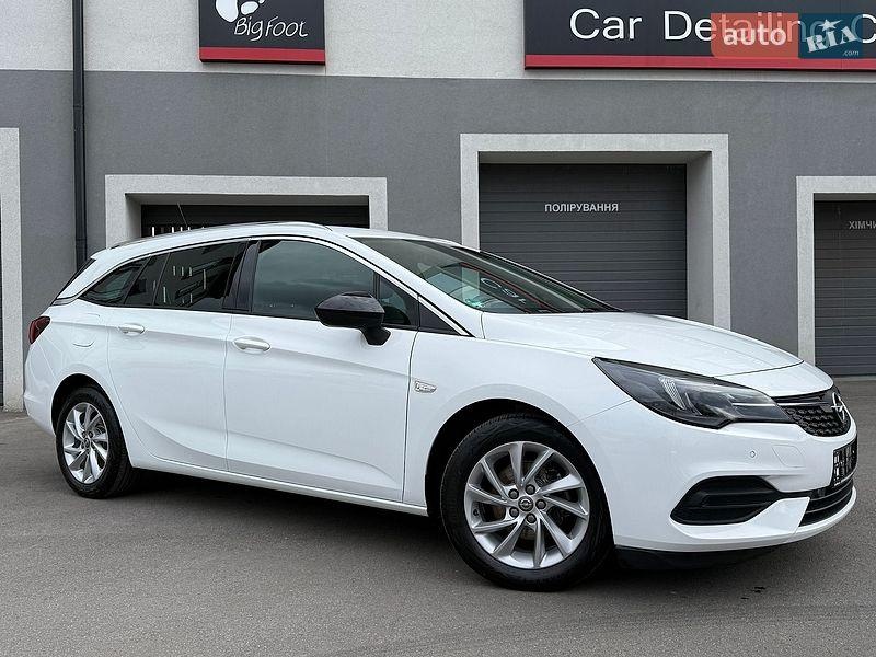 Opel Astra 2021