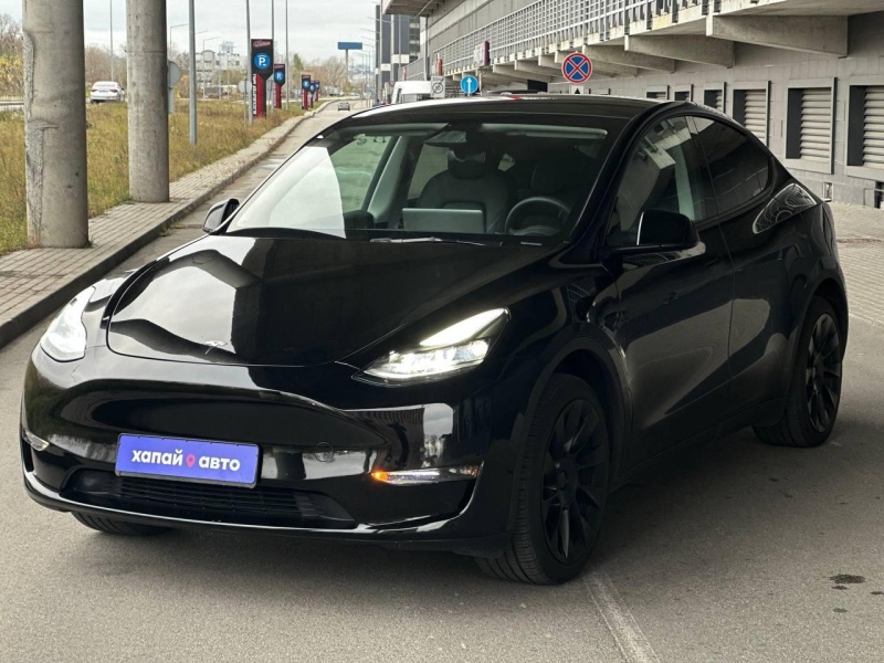 Tesla Model Y 2024