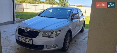 Skoda Superb 2011