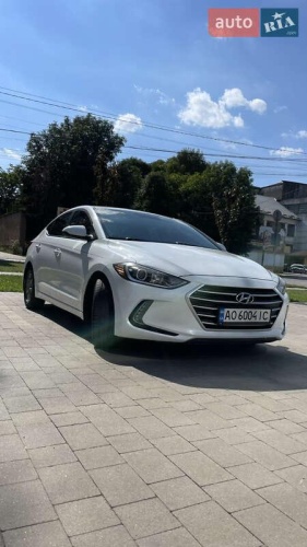 Hyundai Elantra 2016