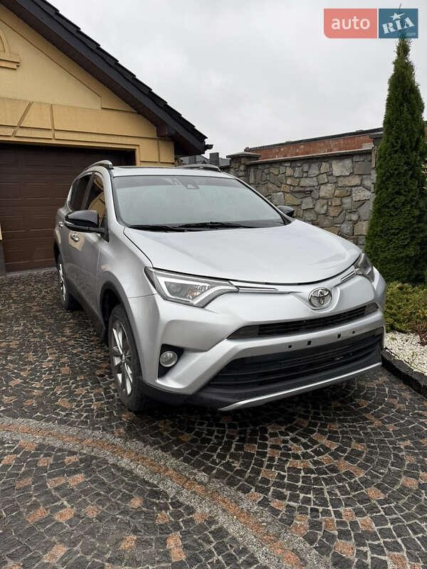 Toyota RAV4 2017