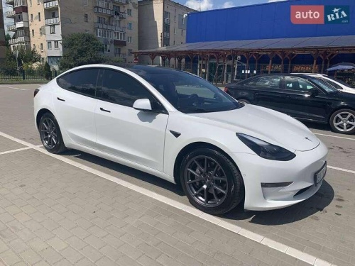 Tesla Model 3 2022