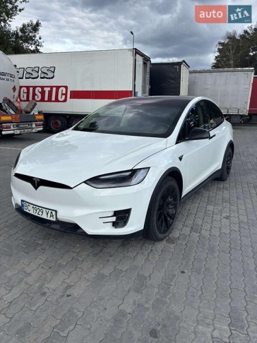 Tesla Model X 2016