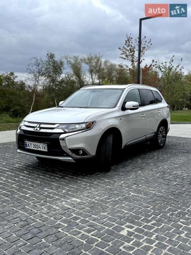 Mitsubishi Outlander 2016