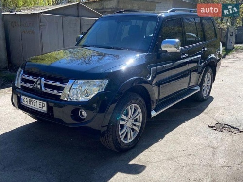 Mitsubishi Pajero Wagon 2011