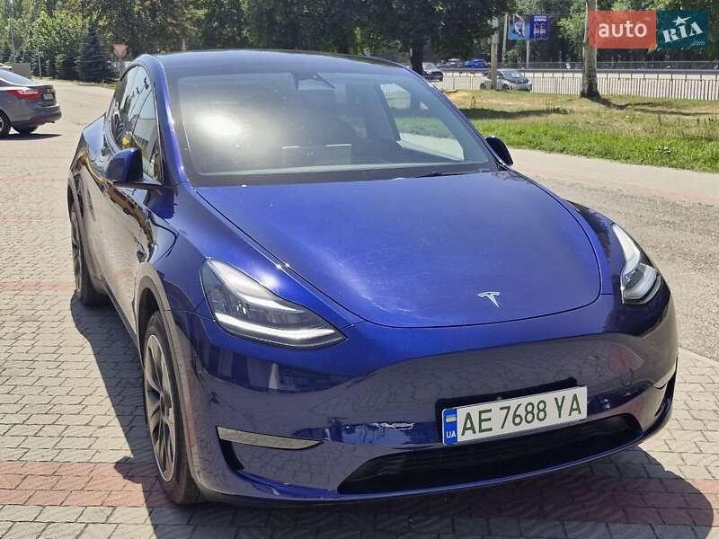 Tesla Model Y 2023