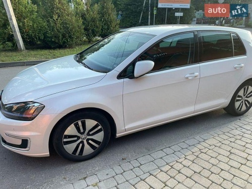 Volkswagen e-Golf 2015