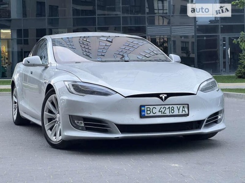 Tesla Model S 2016