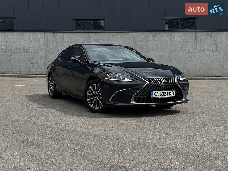 Lexus ES 2022