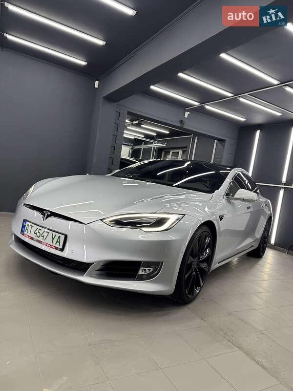 Tesla Model S 2017