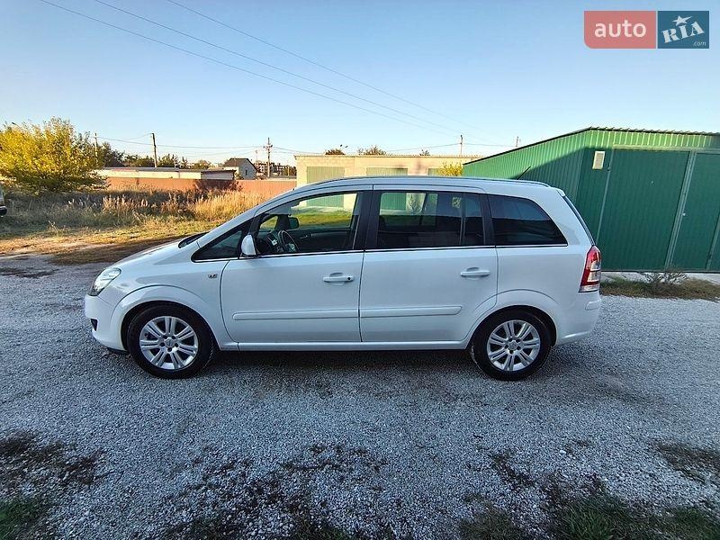 Opel Zafira 2012