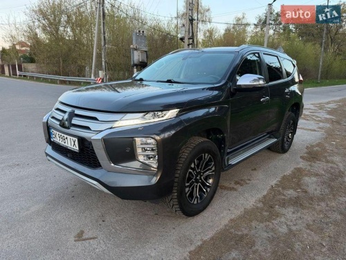 Mitsubishi Pajero Sport 2021