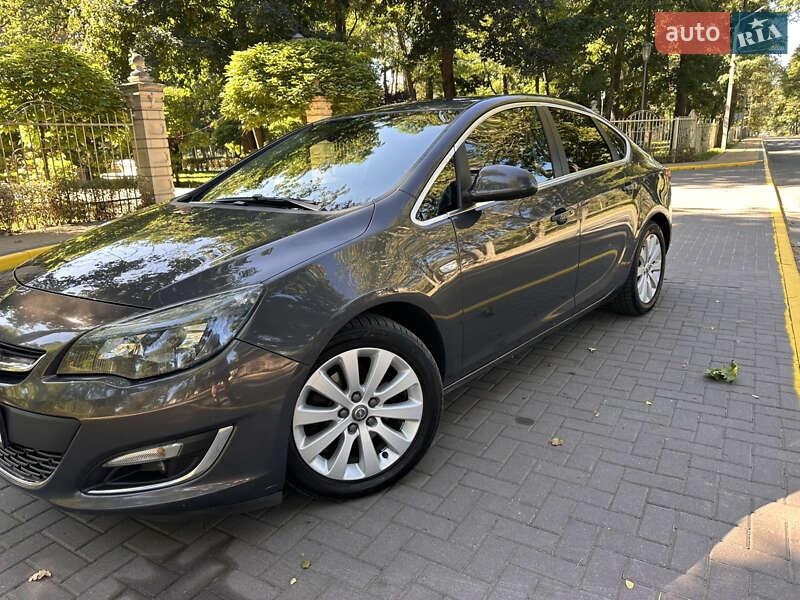 Opel Astra 2013