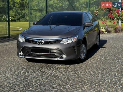Toyota Camry 2016