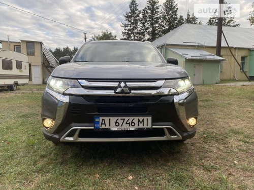 Mitsubishi Outlander 2016