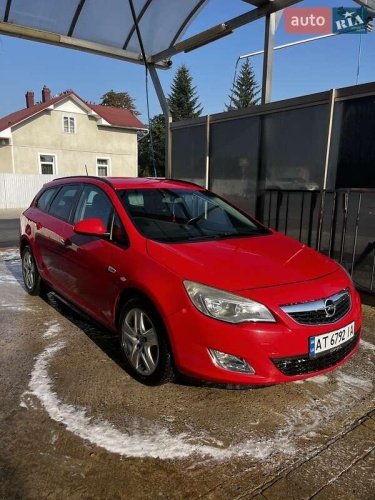 Opel Astra 2011