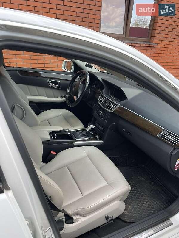 Mercedes-Benz E-Class 2011