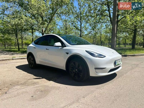 Tesla Model Y 2023