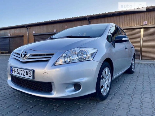 Toyota Auris 2011