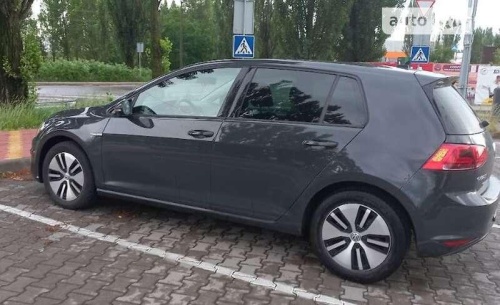 Volkswagen e-Golf 2016