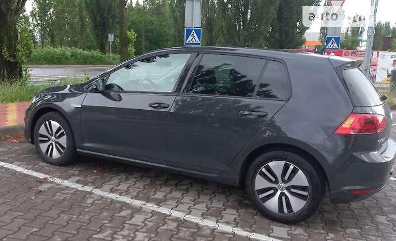 Volkswagen e-Golf 2016