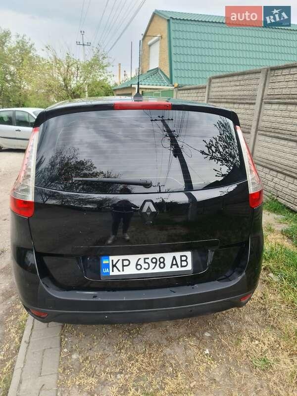 Renault Megane Scenic 2011