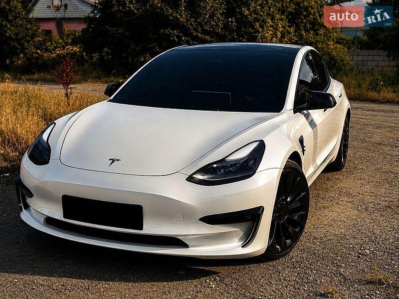 Tesla Model 3 2023