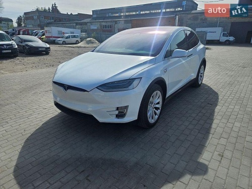 Tesla Model X 2020