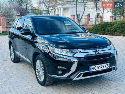 Mitsubishi Outlander 2023
