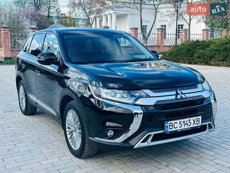 Mitsubishi Outlander 2023