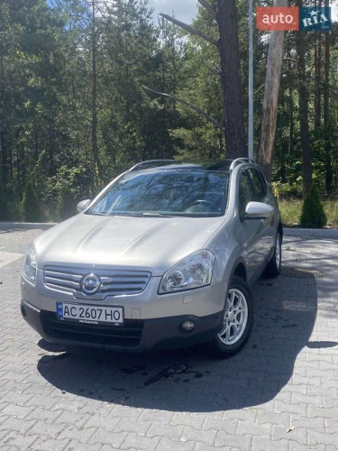 Nissan Qashqai+2 2010