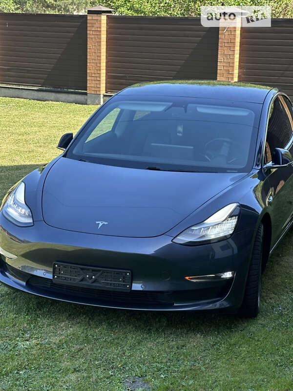 Tesla Model 3 2019