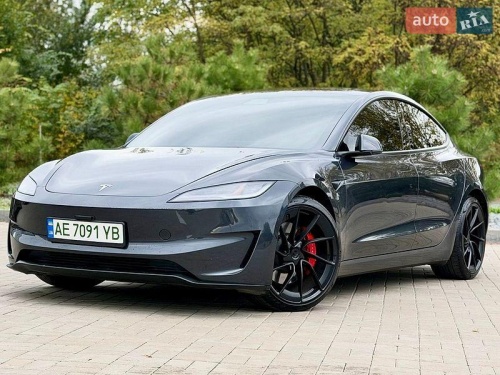 Tesla Model 3 2024