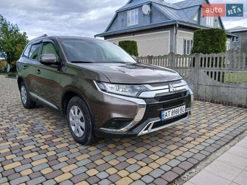 Mitsubishi Outlander 2021