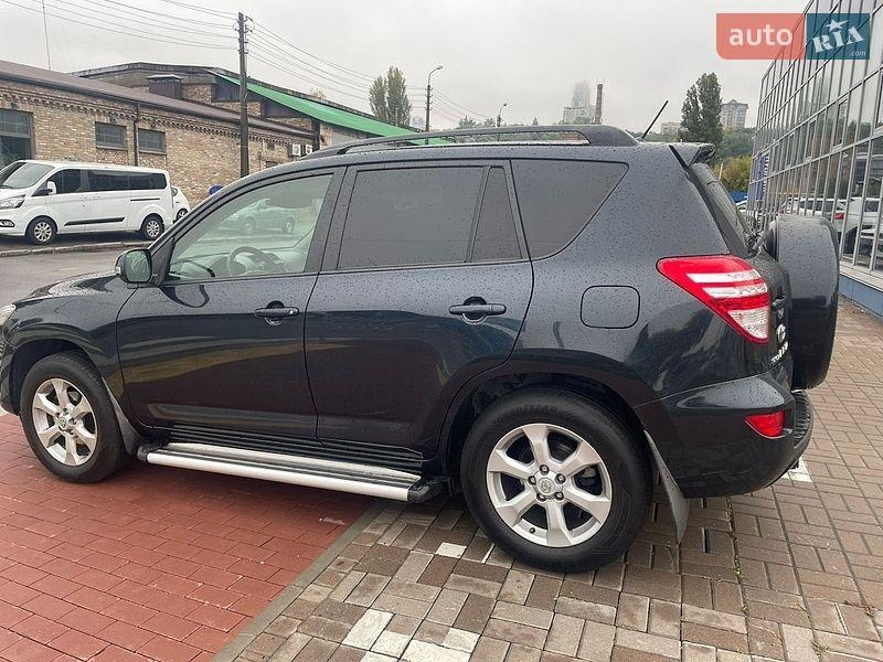 Toyota RAV4 2011