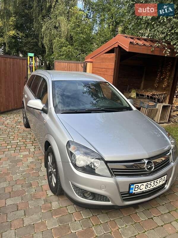 Opel Astra 2010