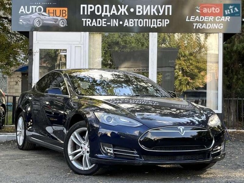 Tesla Model S 2015