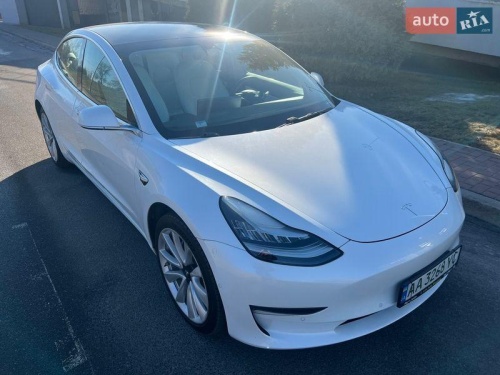 Tesla Model 3 2019