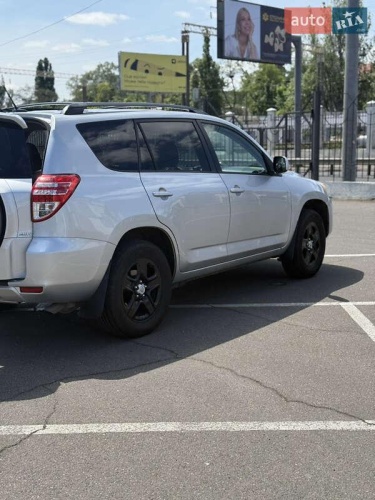 Toyota RAV4 2011