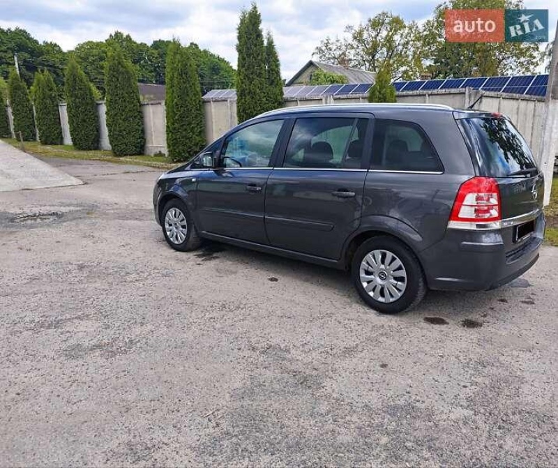 Opel Zafira 2011
